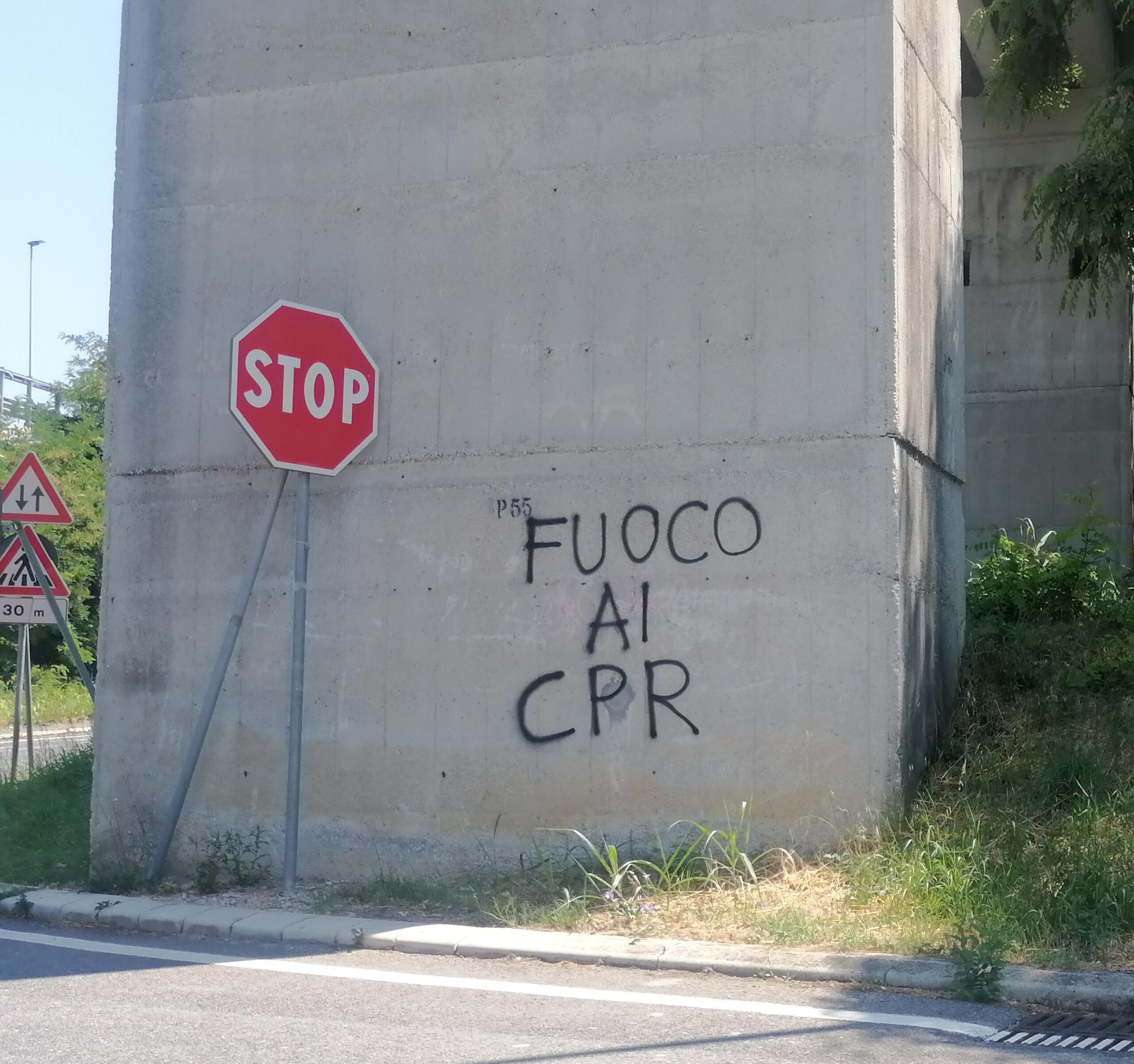 “Il Cpr uccide, Chiurlo complice”